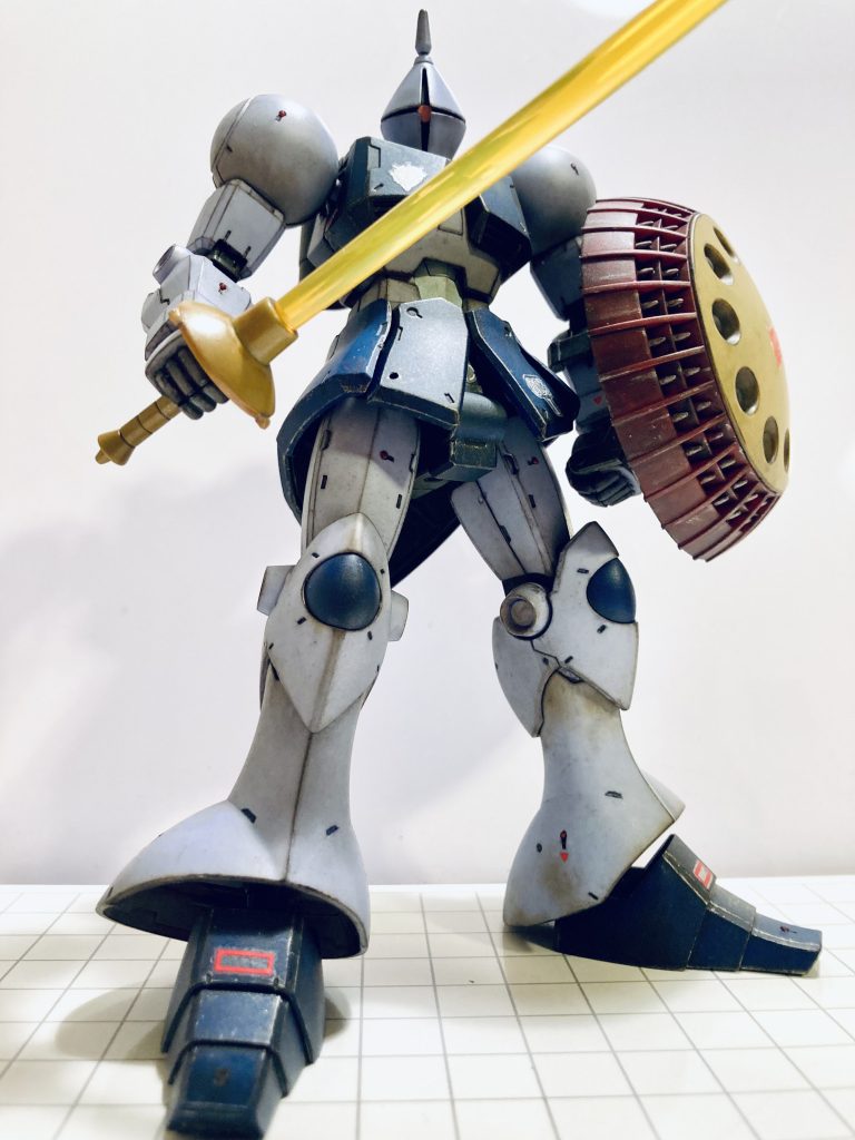 ビームサーベル持たせましたが、何か違和感を感じる😅