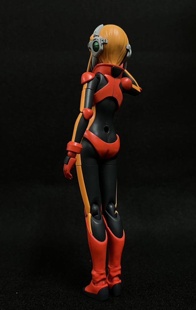 ヘッドギアの緑色の部分は、当初デカールを貼ろうとしましたが、マークセッターにより軟化して破れてしまったので、ガンダムマーカー「ルミナスメタグリーン」を吹きました。