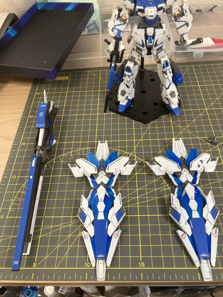 アームド・アーマーDEこちらも本体に合わせたカラーリングに。