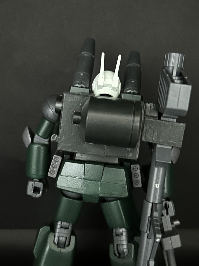 技術がないので荒いですが、バズーカを装備