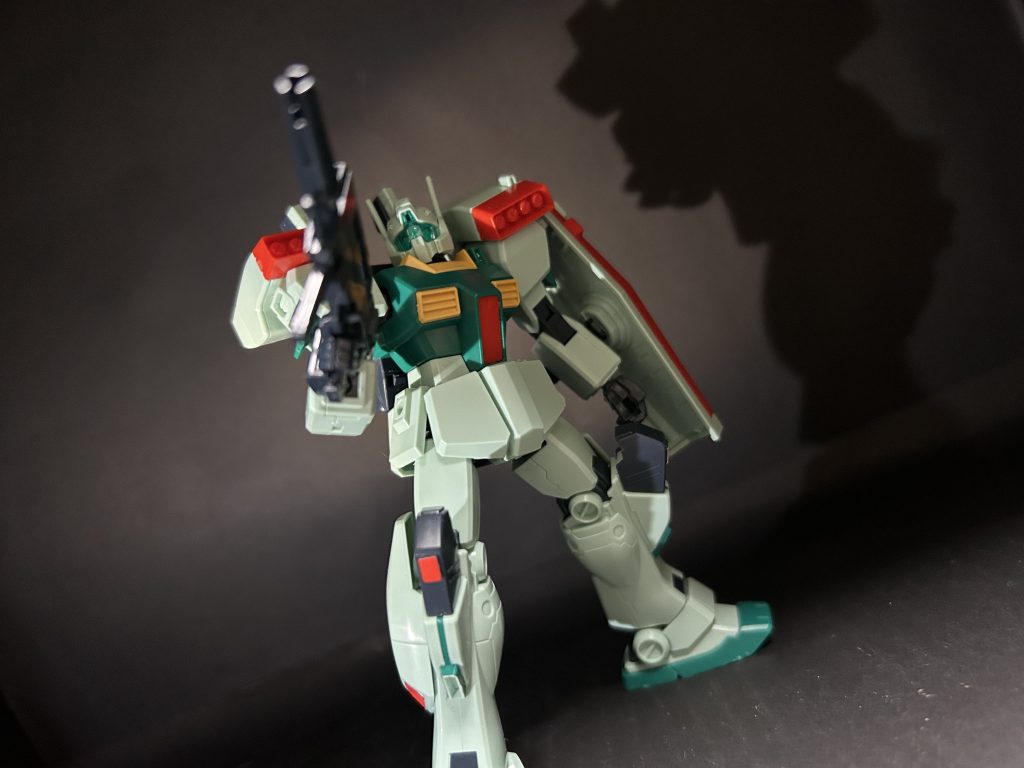 あまりジムIIIのデザインは好みじゃなかったんですが、いざ組み立てるとかっこいいですね