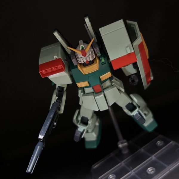 あれは…ガンダムか！？