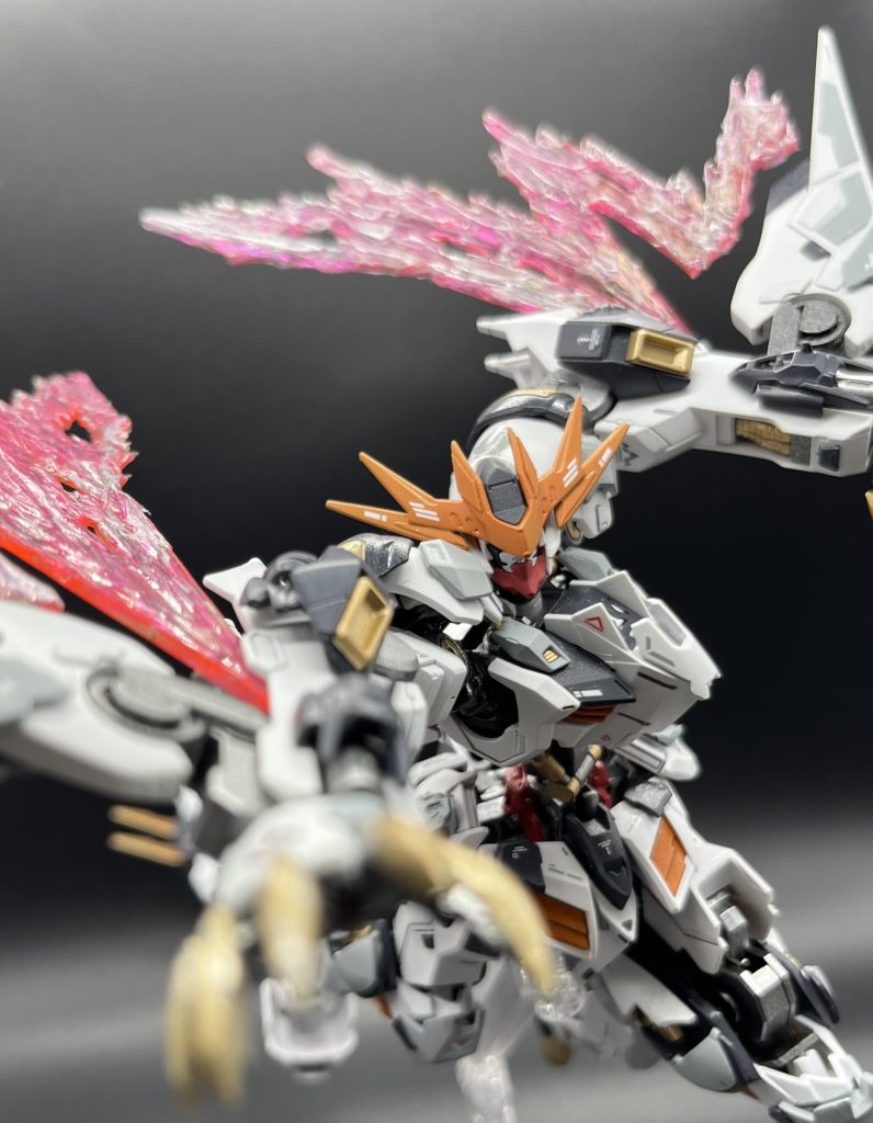 正面:いい迫力！編集中に思い出したんですが、眼を蛍光塗料で塗装したのに光らせるの忘れてました_:(´ཀ`」 ∠):