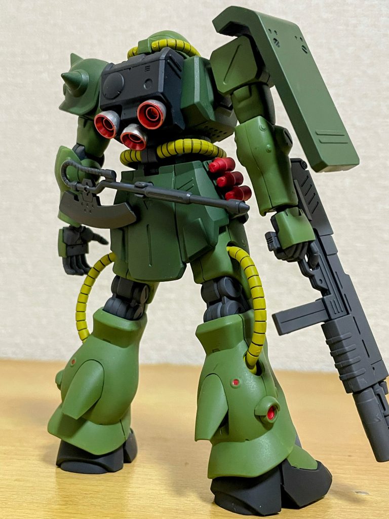 背面スラスター部分は設定とは変えシルバーにしてみました。 以下適当にポージング