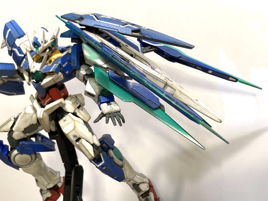 GNソードビット発射形態。圧倒的迫力‼️凄すぎる‼️メカニカルデザイナー、プラモ化したバンダイに拍手👏👏👏