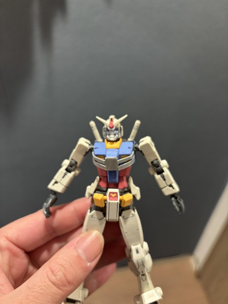 プラ板を駆使してボディに上貼りしてみたり…