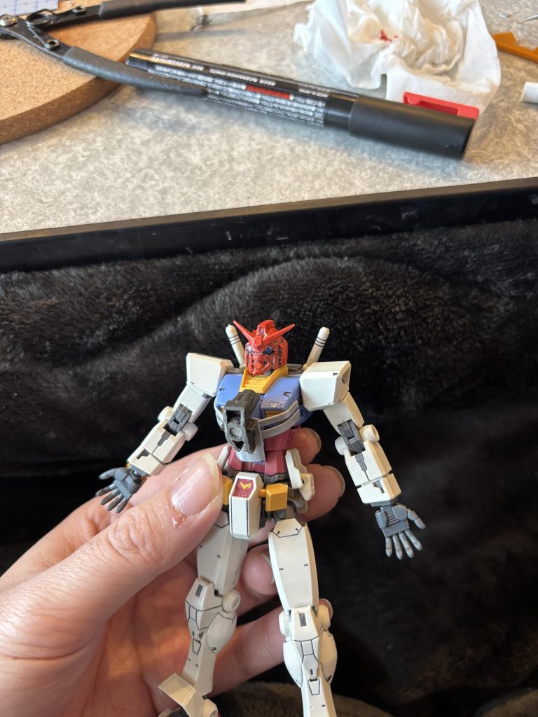 余ったプラモのパーツを切り貼りして肉盛りしてみました。