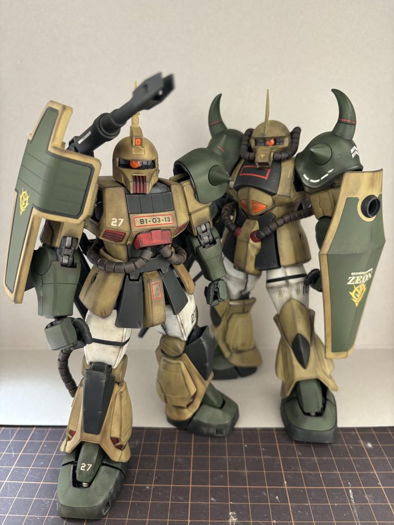 サンドストーム部隊!脚部の黒ラインを右脚部にしてしまいました。。次はザクの予定。。