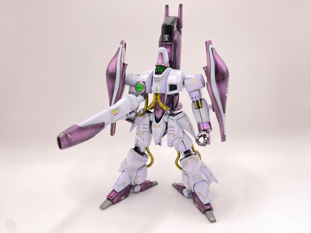 黒サフ、薄パープルのグラデーション塗装、仕上げはクリスタルカラーのパープルが本体塗装。他はいつものキャンディ塗装です。