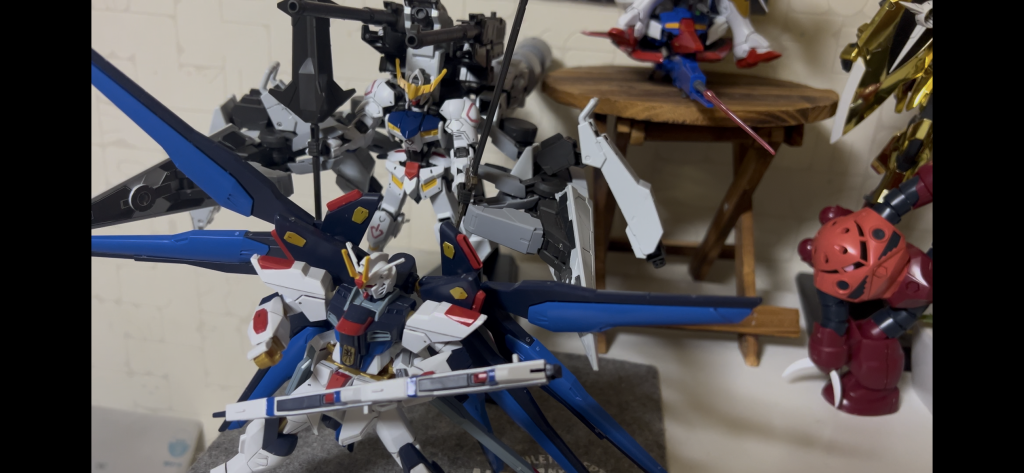 フリーダムとバルバトス