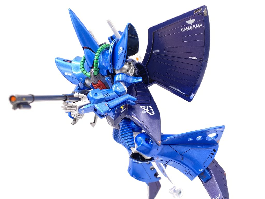 永野さんデザインのヘビーメタル？でもいい感じモビールスーツぽく無いですがモビールスーツです。