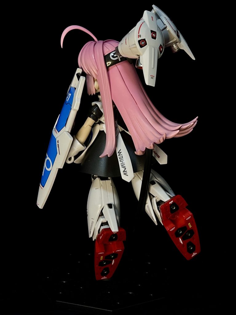 足裏も塗り分けると見栄えがいいね。