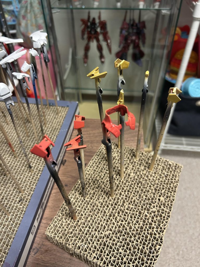 水性ホビーカラー スーパーファインゴールドで塗装しました。