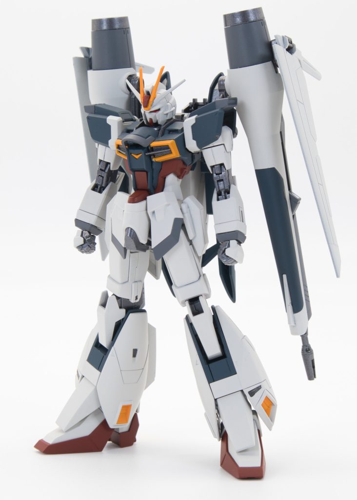 セイバー風と言ってみたものの、以前にインパルスベースでセイバーを作成したので今回はセイバーのパーツは使わずに作りました。色も赤じゃなくて普通のトリコロールにしたので全然セイバーっぽくはありません。。腕と胴体はライフリ、脚はΖ。顔と肩はインパルス。