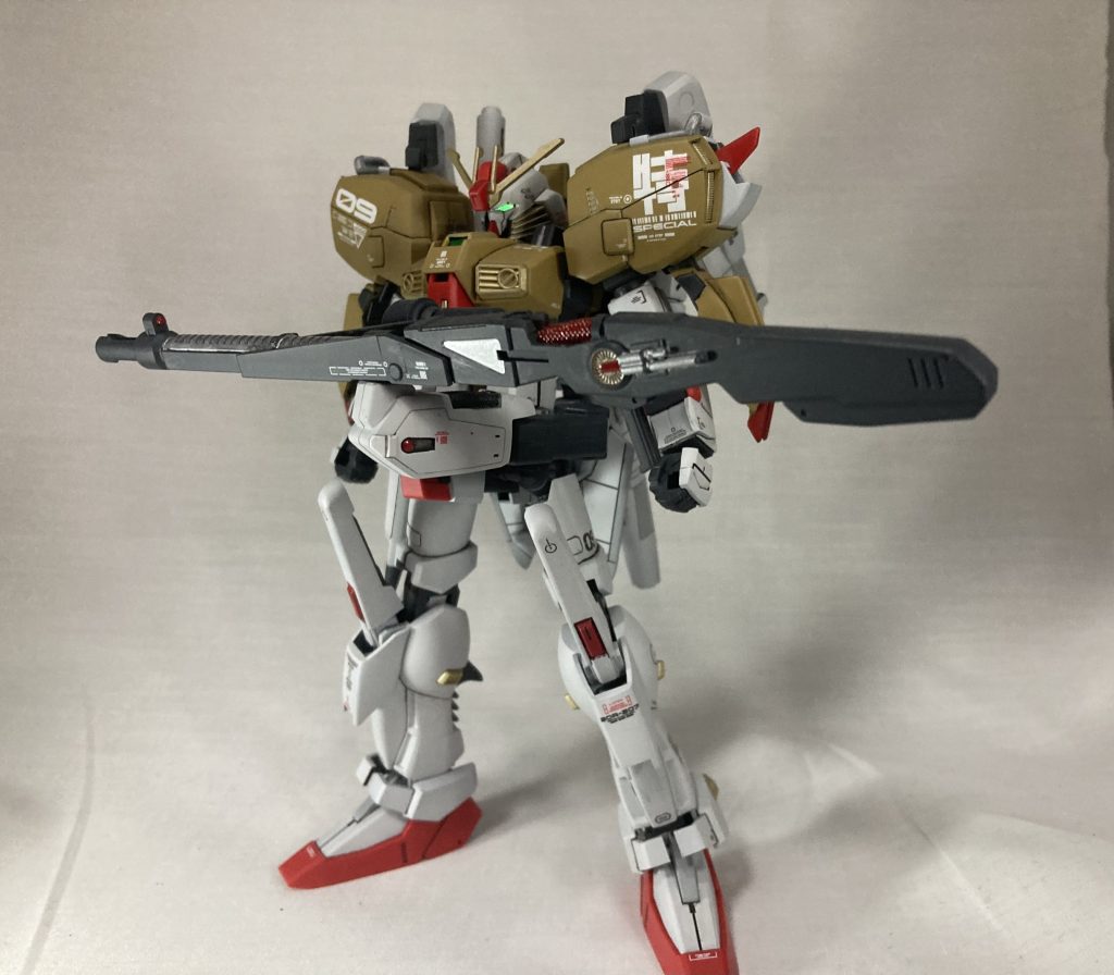 でん!っと素立ち、スタイル改修のおかげでスラッとした立ち姿になったと思う