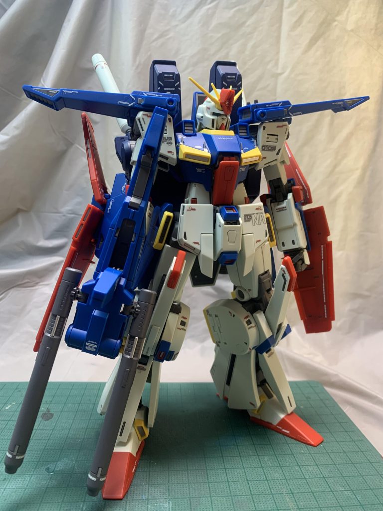 合わせ目はビームライフルの砲身のみでしたので処理してます