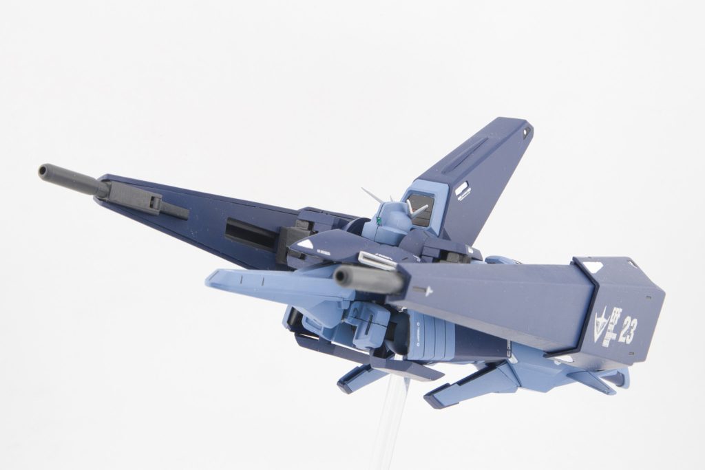 ガンダム顔がそのまんまなのもアレなので後ろ向きにしてみました。