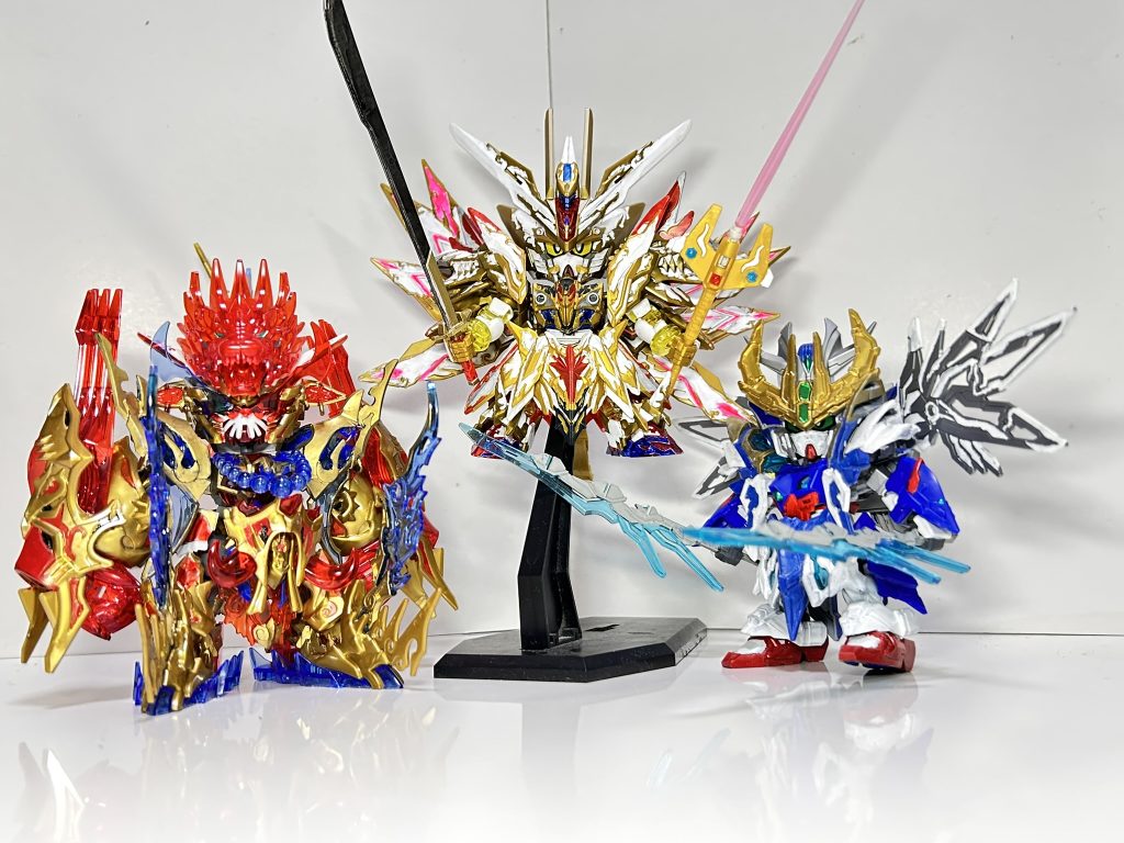 過去作と。よく「SDWHをモチーフ機体のカラーに近付ける」というコンセプトで塗ってますが今回は別機体の色にしたり武器を自作したりと地初めてのことも多いです。しかし高密度で満足感のある出来になりました。