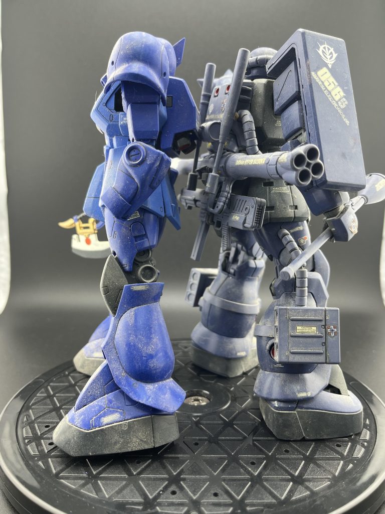 なぜかアナハイムのデカールが見えます、専用ヒートホークには日の丸みたいなのも見えます🙄当時はなにを考えて貼ったのでしょうか、黒歴史そのものであります。