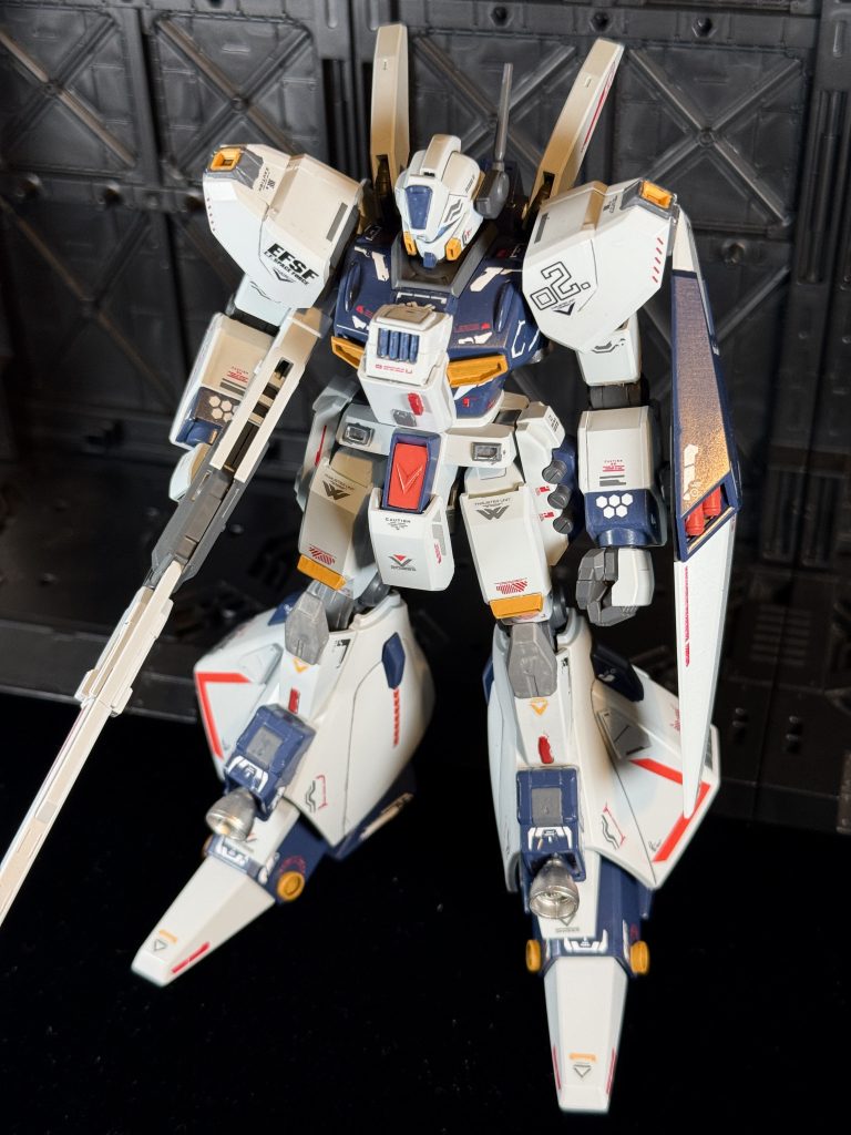 ミキシングメモ肩部と椀部　HGニューガンダム脚部　HGフライルー胸部と大腿部　ジャンクパーツ接着