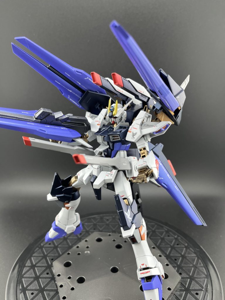 ザクF2000同様に、こうだったらいいなぁってスタイルが標準仕様なのはたまらんですなぁ😍