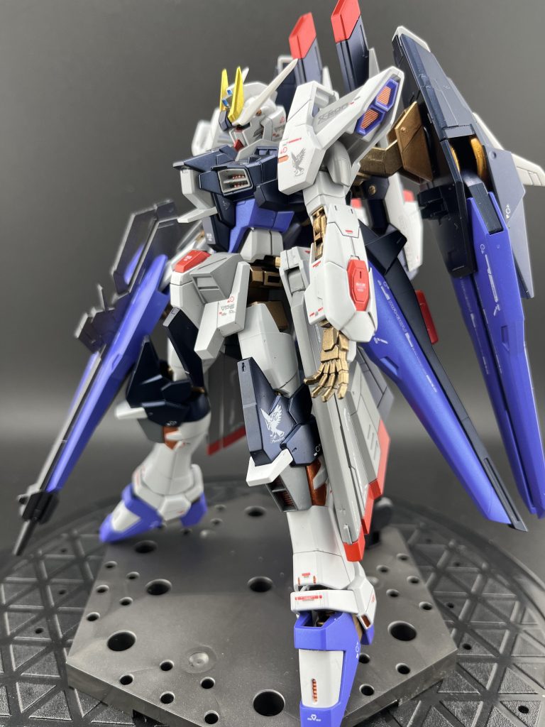 フレーム ガイア:パールカッパー外装 ガイア:ニュートラルグレー1→フィニッシャーズ:シルバーパールリキッド ガイア:ニュートラルグレー3青 ガイア:プリズムブルーブラック ガイア:ヘビーダークパープル→ガイア:プリズムパステルチェリーピンクブルー赤 ガイア:フレイムレッド→ガイア:プライマリーメタリックレッドガイア:セミグロストップコート