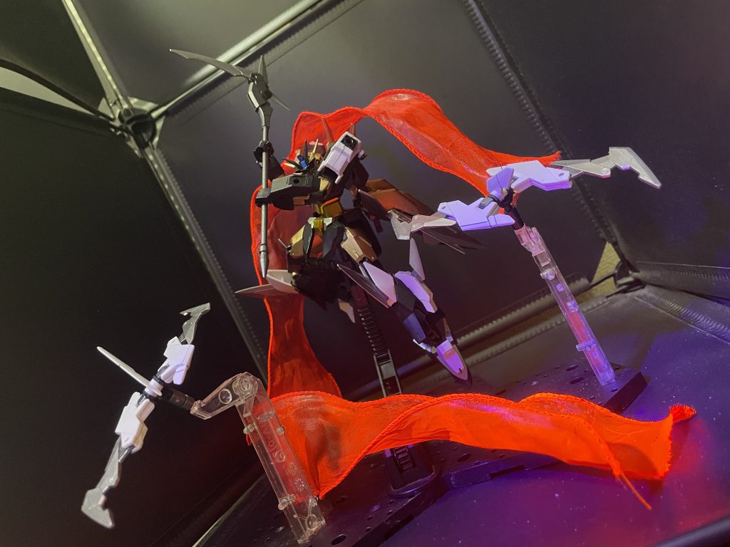 ガイアノーツの蛍光レッドを染み込ませて乾燥させたのでしっかりブラックライトに反応します。