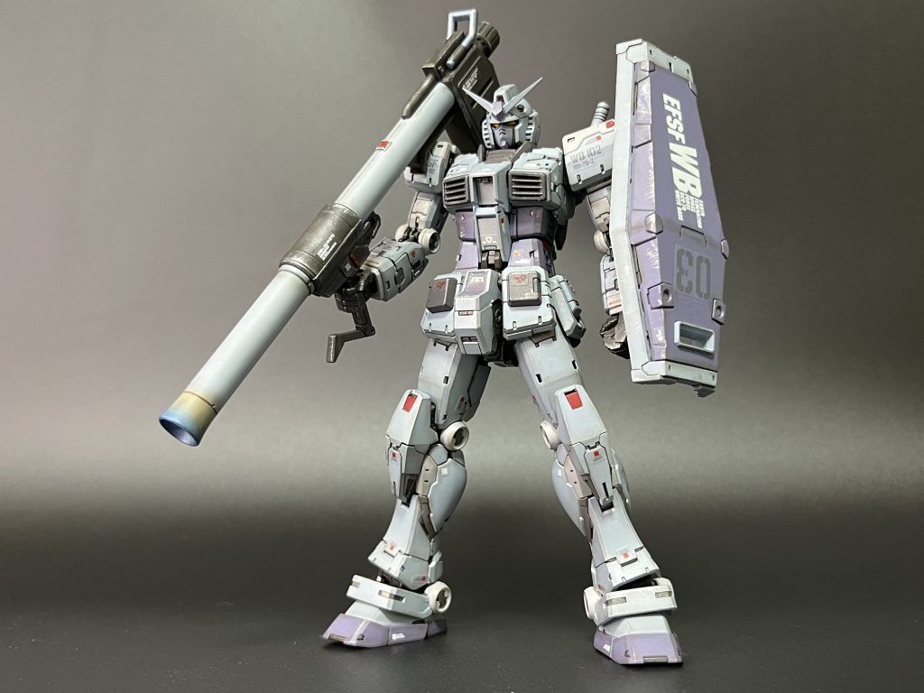 G3の設定カラーはいまいち定まってる感がなかったので自分好みのG3カラーにして塗装後にウェザリングマスターとドライブラシで仕上げてますシールドの星マークと腰のVマークは好きじゃないので除去しました笑