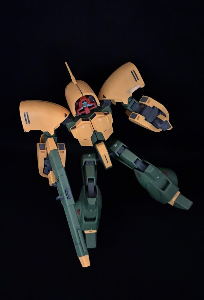 エゥーゴのシャトルを見上げるアッシマーのイメージ