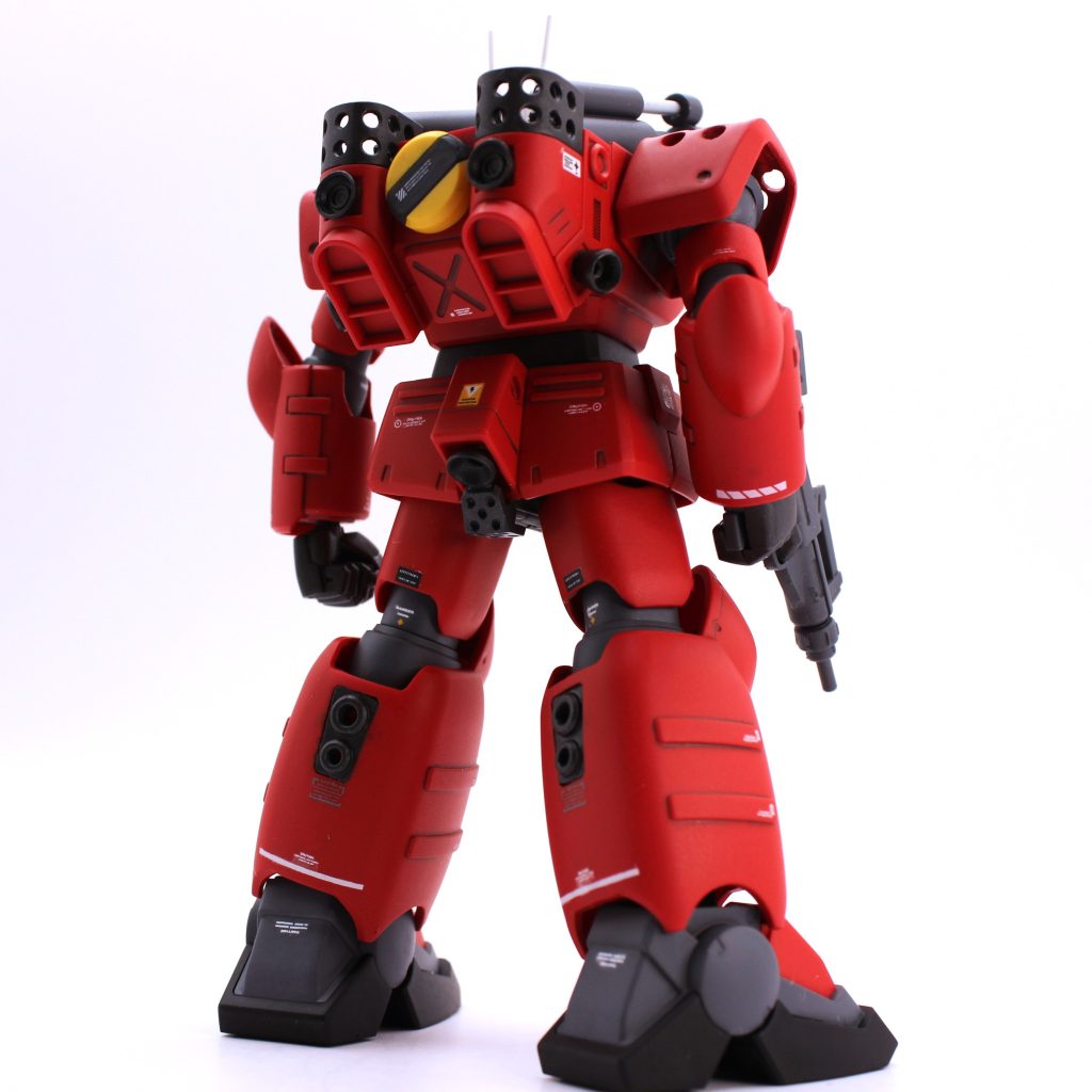 バーニアは背面の2箇所が紛失したのでビルダーズパーツに置き換え。サイドの斜め取付の物はエッジを削り込んで縁を薄くしています。ふくらはぎのバーニアは中央部を穴空けして気持ち程度ディテールアップしました。