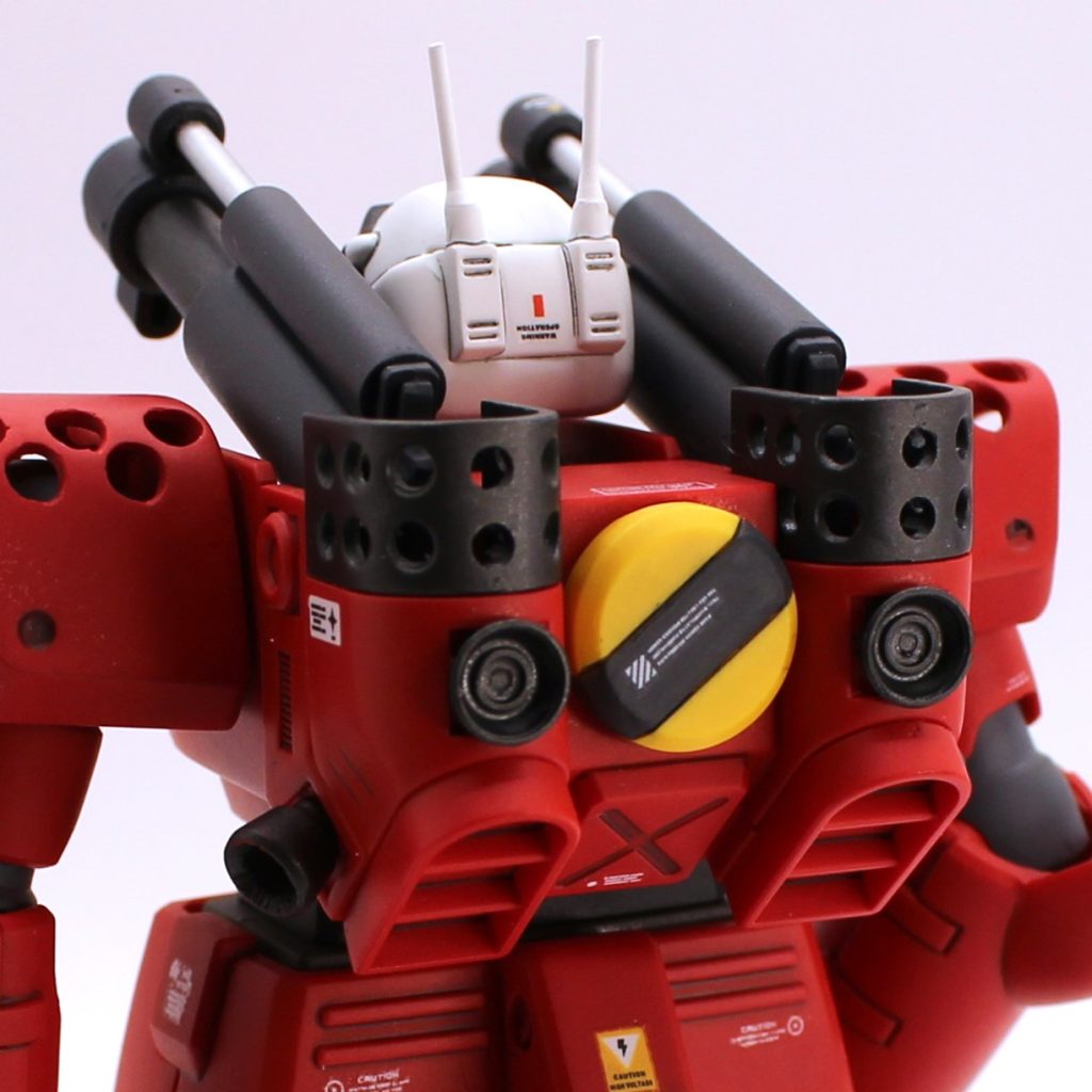 ブチ穴ドリル開口は油断すると切削抵抗に負け簡単に折れ割れが発生するので注意が必要ですね。私は1箇所盛大に折れ、心も折れかけましたが、頑張ってランナーを切った貼ったして修復しました。横着して一気に太いドリルで開けようとせず、ちゃんと小さい径のドリルから順次大きくしていかないとですね。