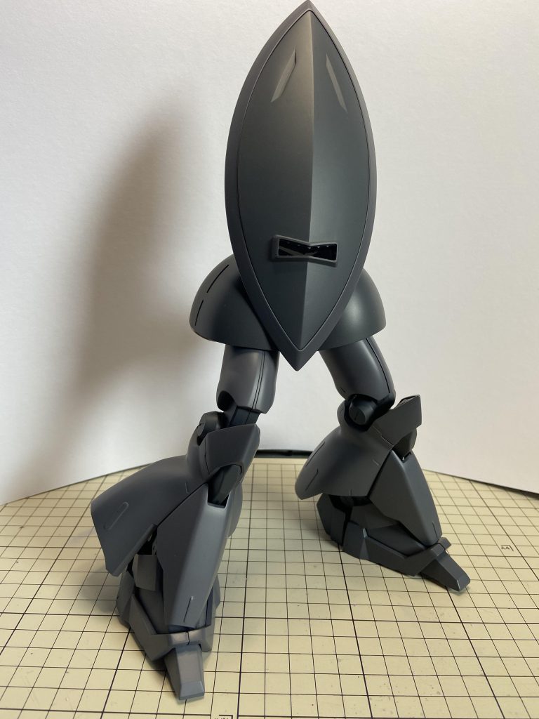 ほんとは作るつもりは無かったんですが…お店でジオングとνだけ売れ残っててジオングRGしか作った事なかったし、買って帰ると部屋に旧MGサザビーの足が……旧MGゲルググの盾が…………