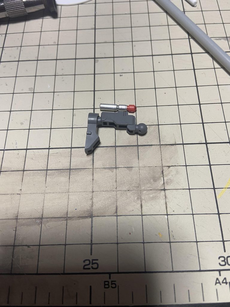 モノアイ自体はミライト、土台はジャンクパーツ、ボールジョイントでグリグリ動きます。