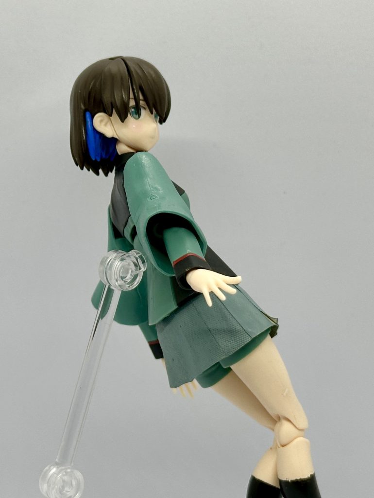 スカートはホームセンターの配管保護テープとやらを使って制作ズボンの上からそのまま履いているので無重力でも安心