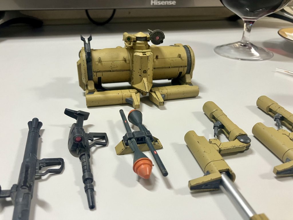 腕は差し替えで伸縮を再現。武器もたくさん付属でプレイバリュー高いきっとだと思います。