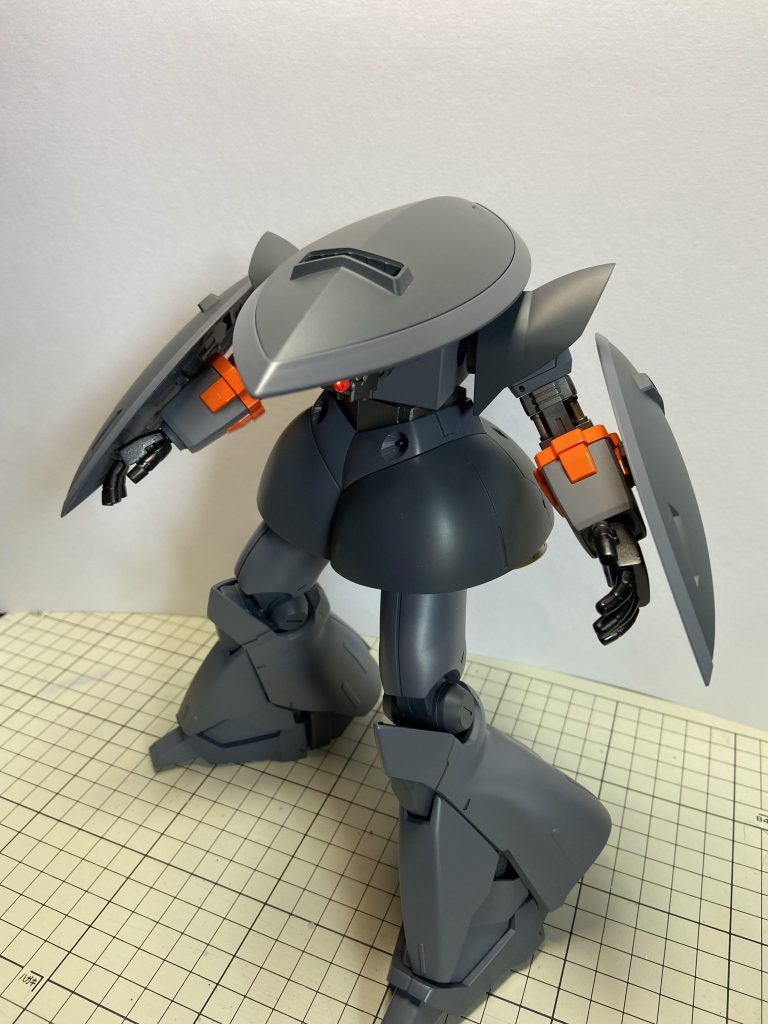 腕を付けた事により指のメガ粒子砲が使える事に！