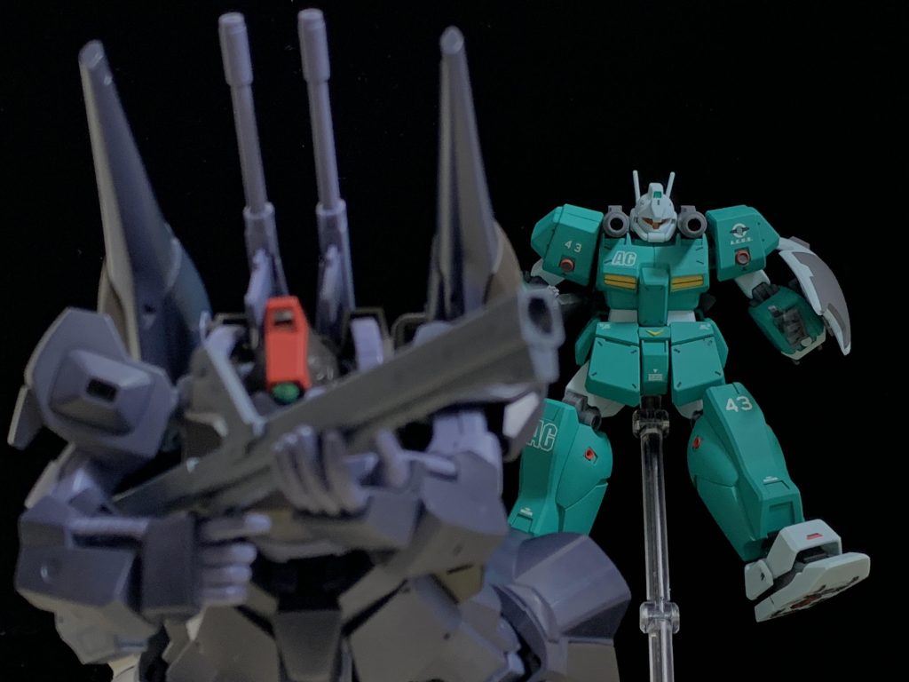 援護するジムキャノンⅡで〆。ご覧いただきありがとうございました。カラーレシピ:増加装甲:ファレホゲームエアージェイドグリーン頭部バイザー裏:タミヤエナメルクロムシルバー足首関節:ファレホプライマージャーマンパンツァーグレー足裏:タミヤエナメルジャーマングレー