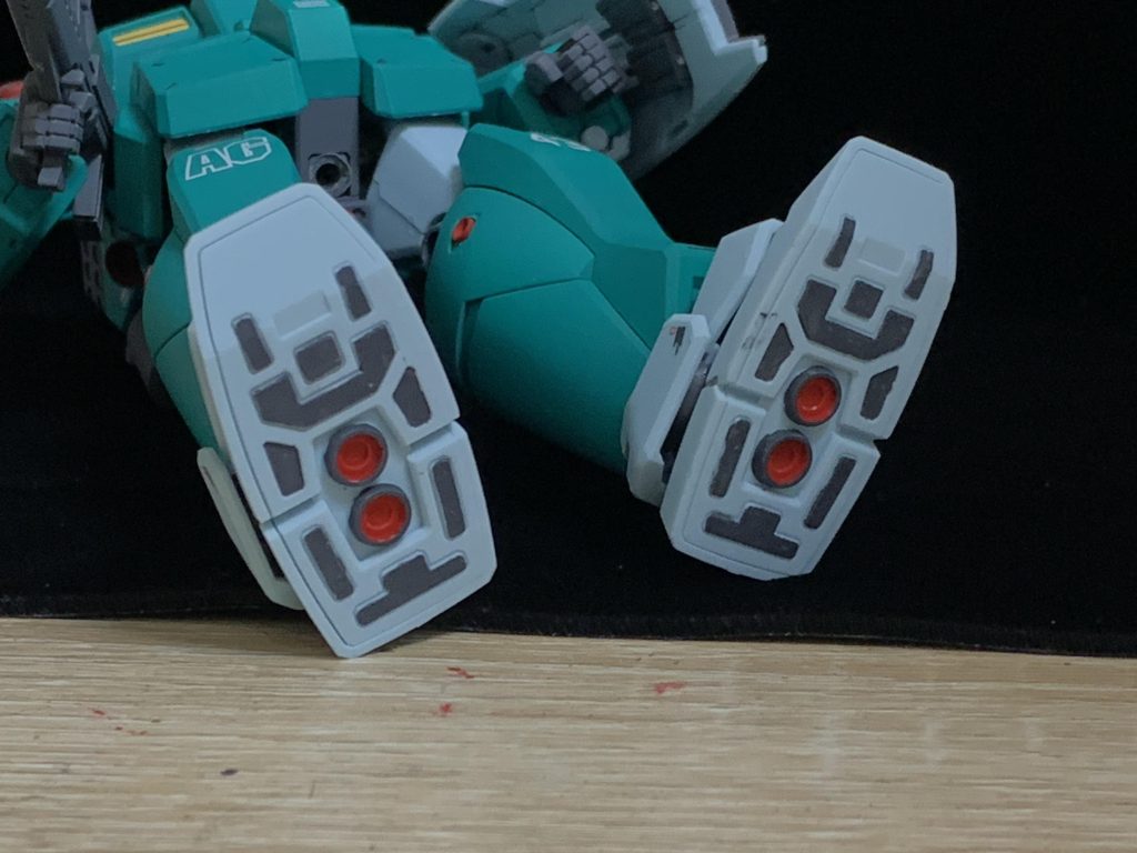 足裏も塗り分けました。