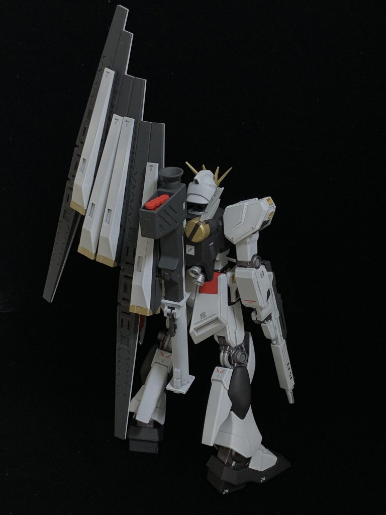 HGUCからの流用は、・武装類一式・足首・バックパックバーニアノズル・ハンドパーツ・左腕部サーベルです。以下、簡単にポージングです。(クリアランスが甘く塗装が剥がれそうなので控えめです(笑))