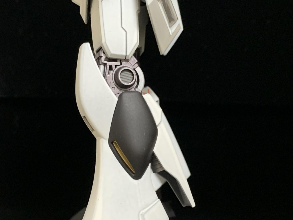 EGの関節は丸部の空洞が気になってしまうので、以前製作した福岡νガンダム同様、コトブキヤの丸モールドⅣで塞ぎました。