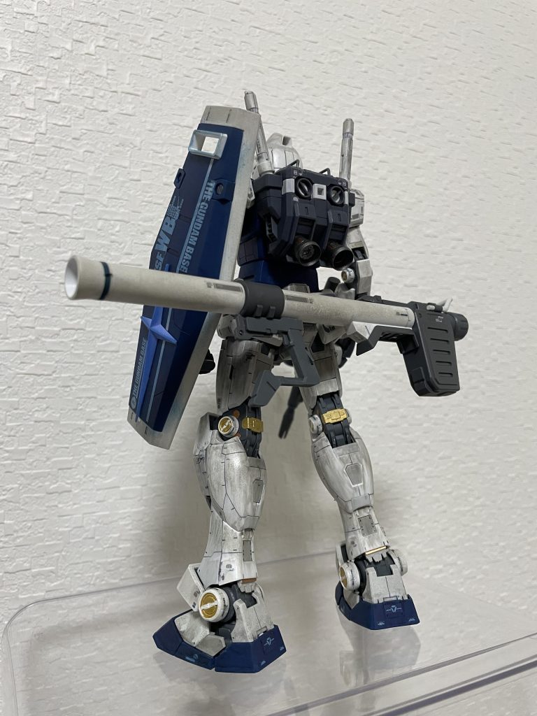 ウェザリングにはガンダムマーカーを使用しました。一度トップコートをした後にウェザリングをしたので、食い付きがよかった(良すぎた?)気がします。