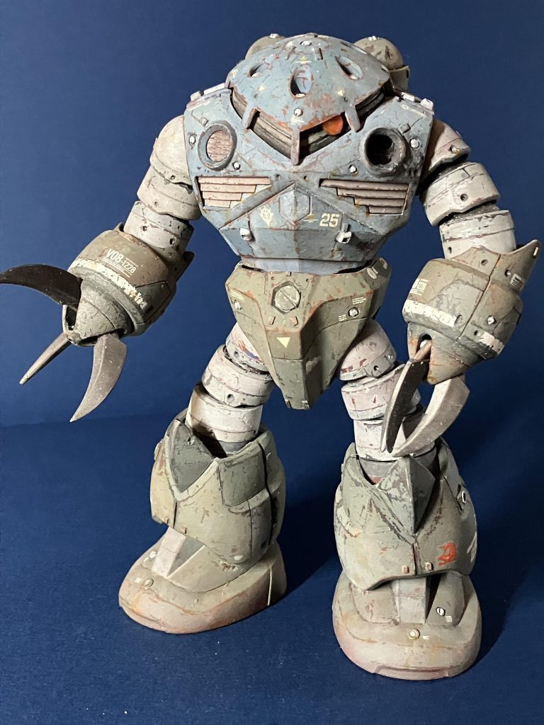 今となってはRGも出てますが当時やりたい内容は作れたと思います。将来、工作力が身に着いたらモノアイの可動デイテイールを追加したいと思いつつ、手足の保持力が苦しくなったので、そのまま冷凍保存中です。今回は写真モデルに抜擢しました。