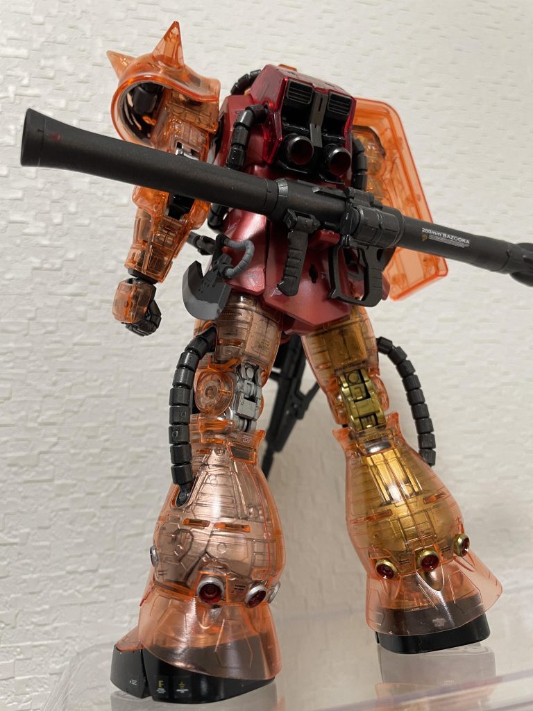 武器類はつや消しトップコートで仕上げました。ヒートホークの筆塗りが雑…(T-T)
