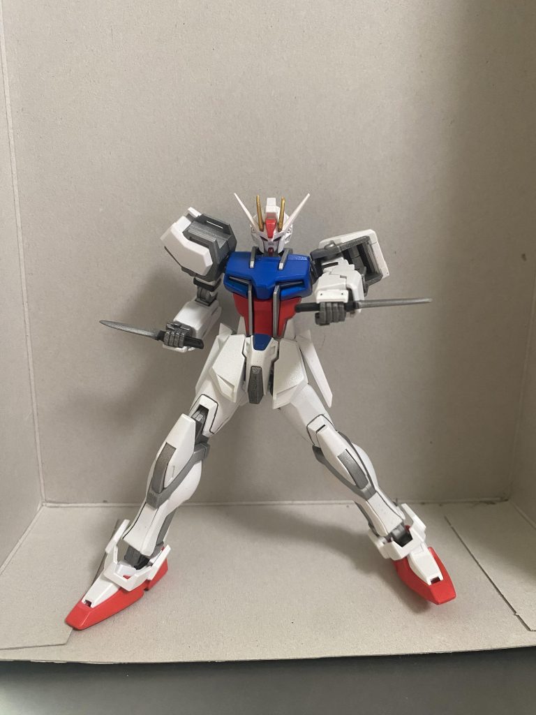 結構印象深いアーマーシュナイダー構えたポーズ