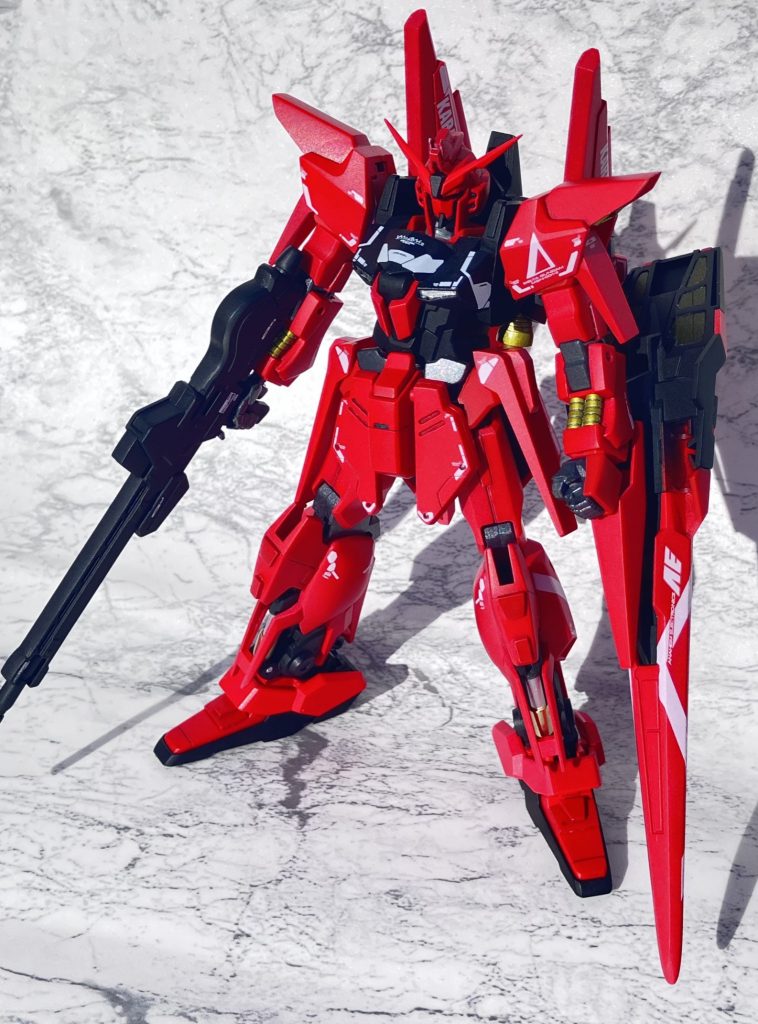 塗装赤部分ピンクサフ→サザビーレッド黒部分黒サフ→ブラックゴールド部分黒サフ→シルバー→クリアイエローマーキング部分デカール(メルカリで買った)