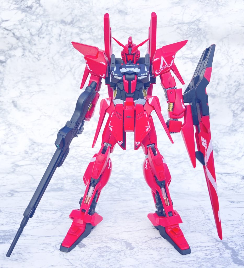 頭部はデルタカイを持っていなかったのと、高くて買えないのでイモータルジャスティスの頭部を少し加工しています。主な工作・合わせ目消し・モールド掘り直し+追加・脚部シリンダーを金属パーツに変更・ウエストが細くなるように削った