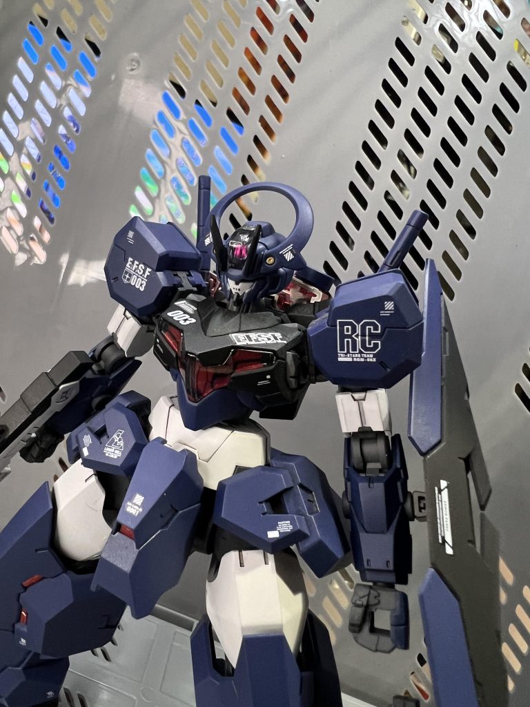 シュバルゼッテの頭をガンヴォルヴァの胴体にポン付けすると首が長かったので2ミリくらい?短くしてます。