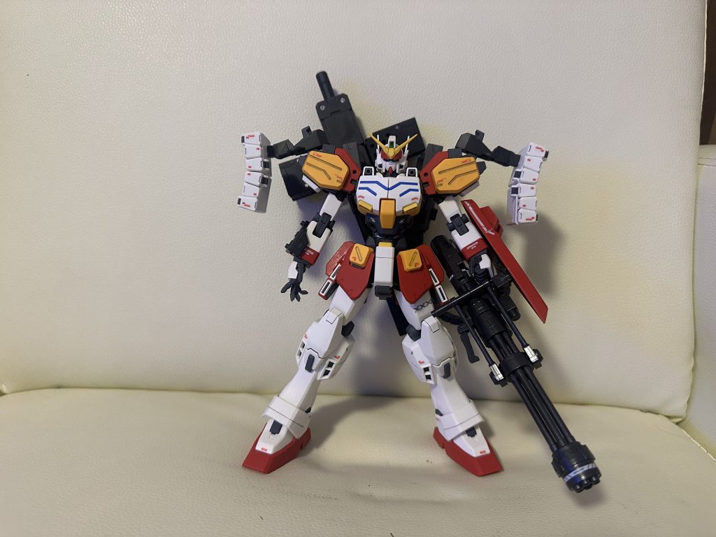 コトブキヤの十字架キャノンでプロメテウス風に…脚ミサイルは肩フックに引っ掛けて装備できるようにジャンクパーツから接続パーツと可動を追加。イーゲル装備の前段階的な🫣