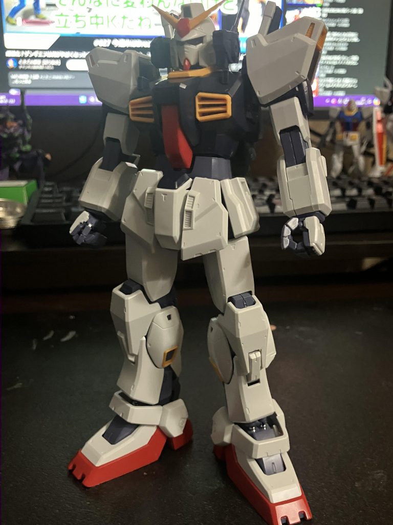 とりわけ無いんですが頭部は後ハメして合わせ目消ししました。塗料:ディープオーシャンブルー、ディアクティブブラック、ディアクティブグレー、ハーマンレッド、キャラクターイエロー＋シャインレッド