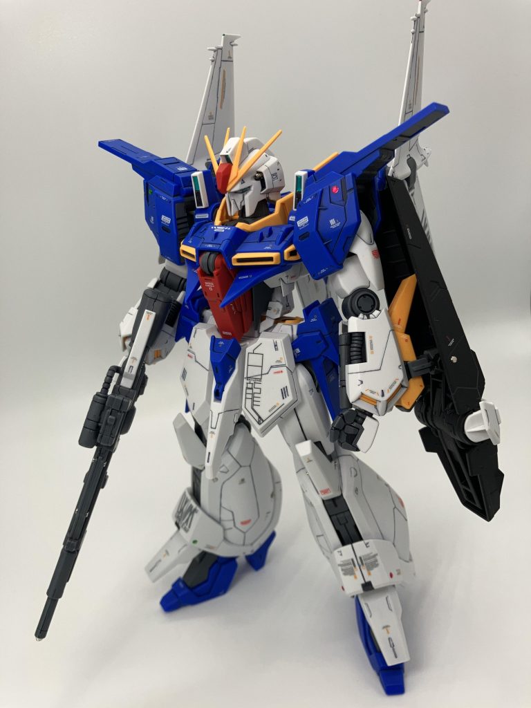 ゼータガンダム好きにはたまらない、リンドヴルムですが、フェイスは女性的な印象が強く、シャープなデザイン🥰